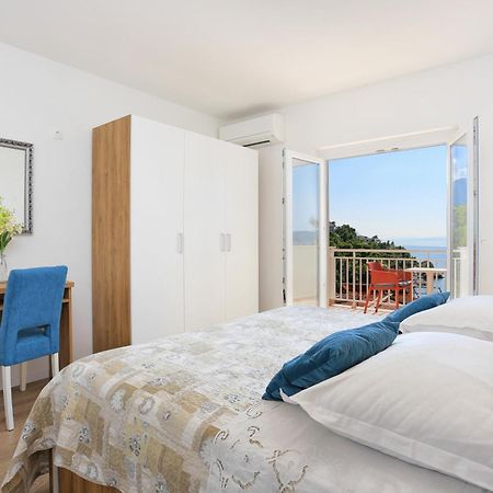 Apartments By The Sea Brela, Makarska - 6688 Phòng bức ảnh