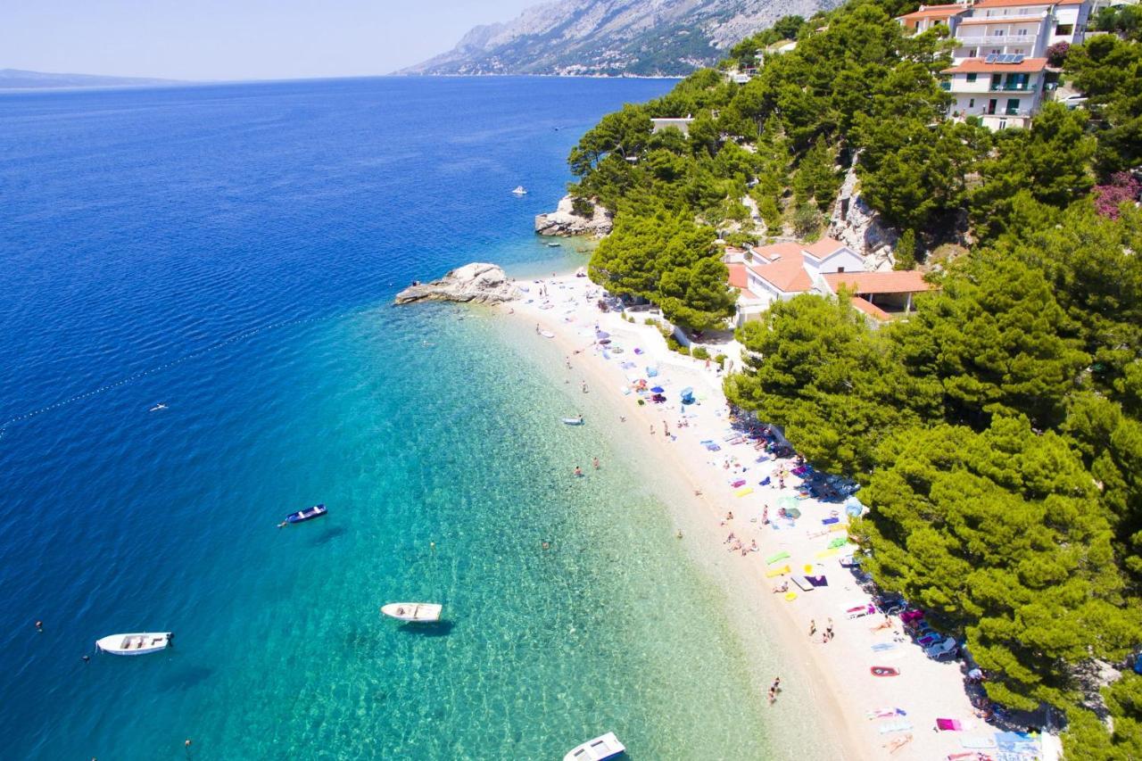 Apartments By The Sea Brela, Makarska - 6688 Ngoại thất bức ảnh