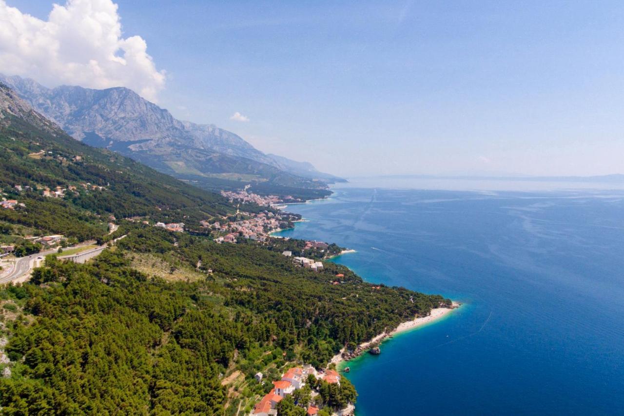 Apartments By The Sea Brela, Makarska - 6688 Ngoại thất bức ảnh