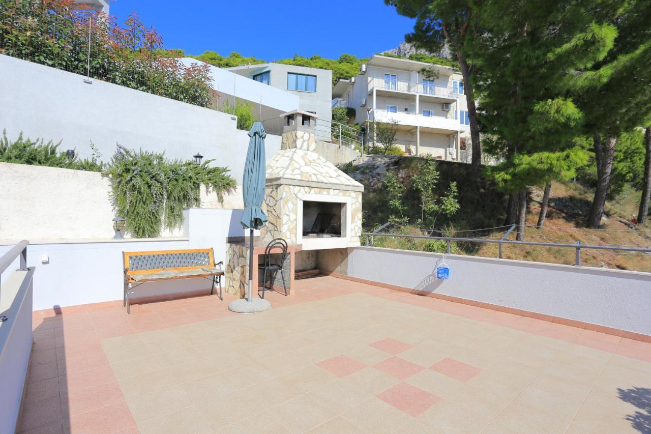 Apartments By The Sea Brela, Makarska - 6688 Ngoại thất bức ảnh