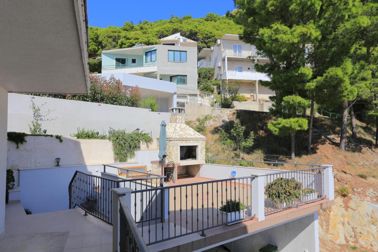 Apartments By The Sea Brela, Makarska - 6688 Ngoại thất bức ảnh