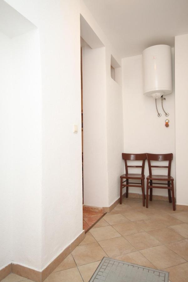 Apartments By The Sea Brela, Makarska - 6688 Ngoại thất bức ảnh