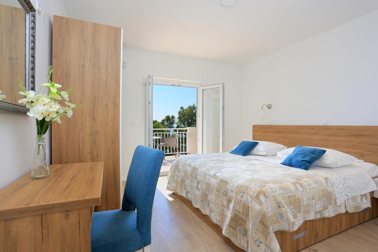 Apartments By The Sea Brela, Makarska - 6688 Ngoại thất bức ảnh