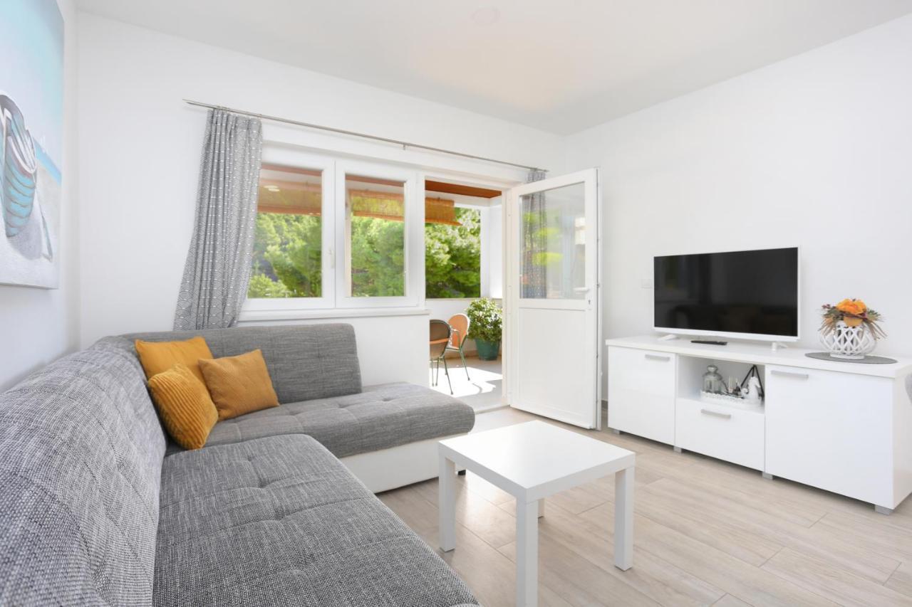 Apartments By The Sea Brela, Makarska - 6688 Ngoại thất bức ảnh