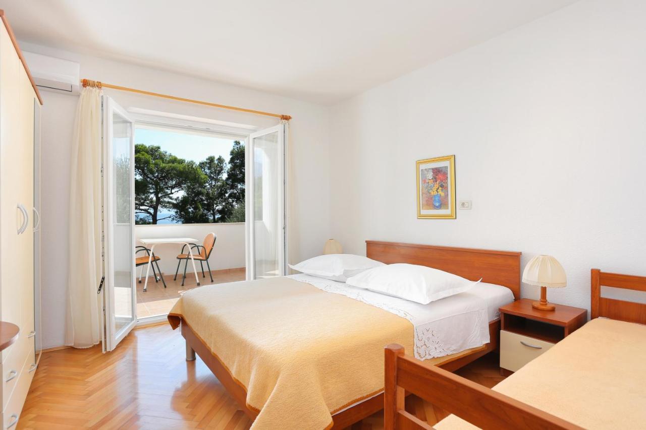 Apartments By The Sea Brela, Makarska - 6688 Ngoại thất bức ảnh