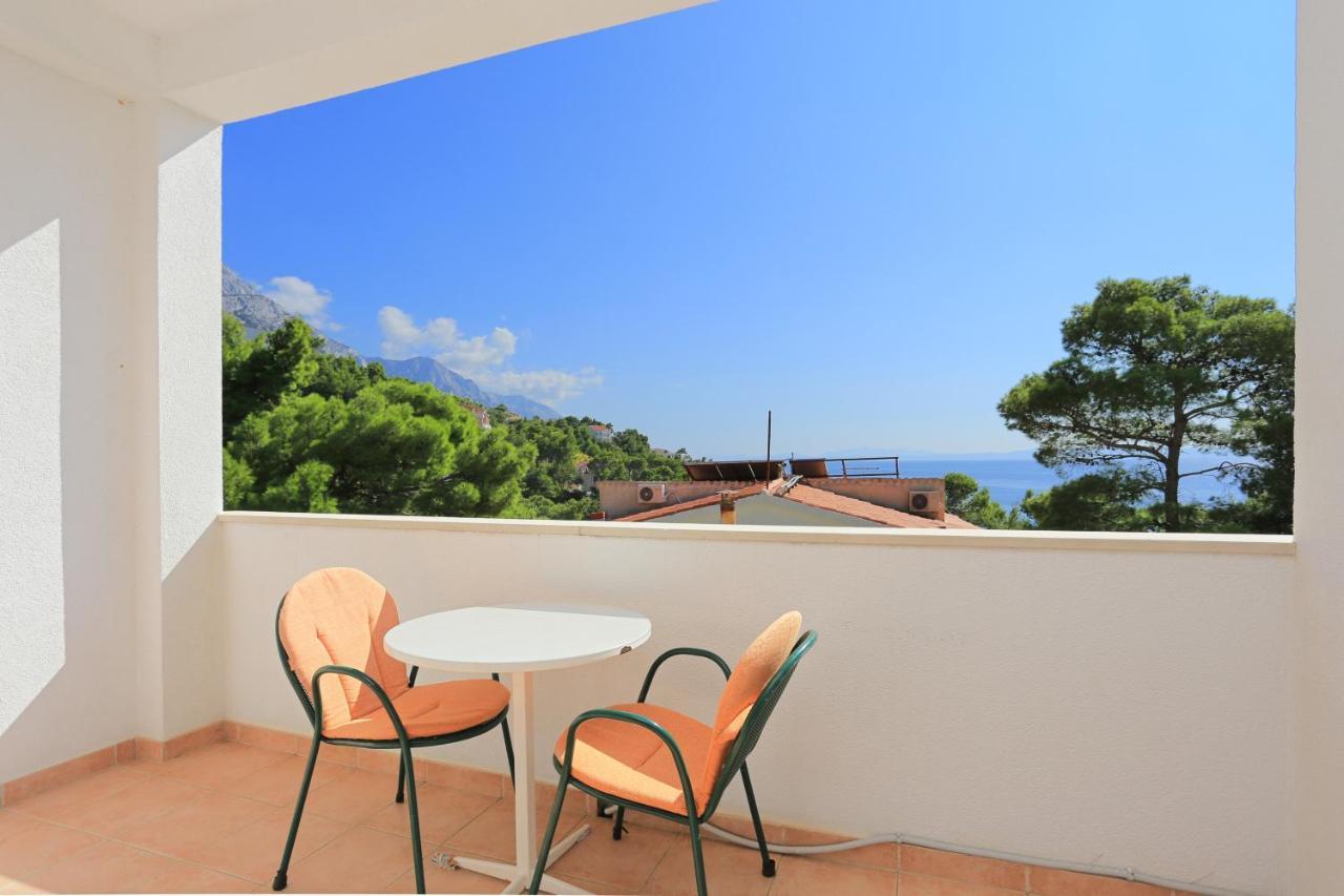 Apartments By The Sea Brela, Makarska - 6688 Ngoại thất bức ảnh