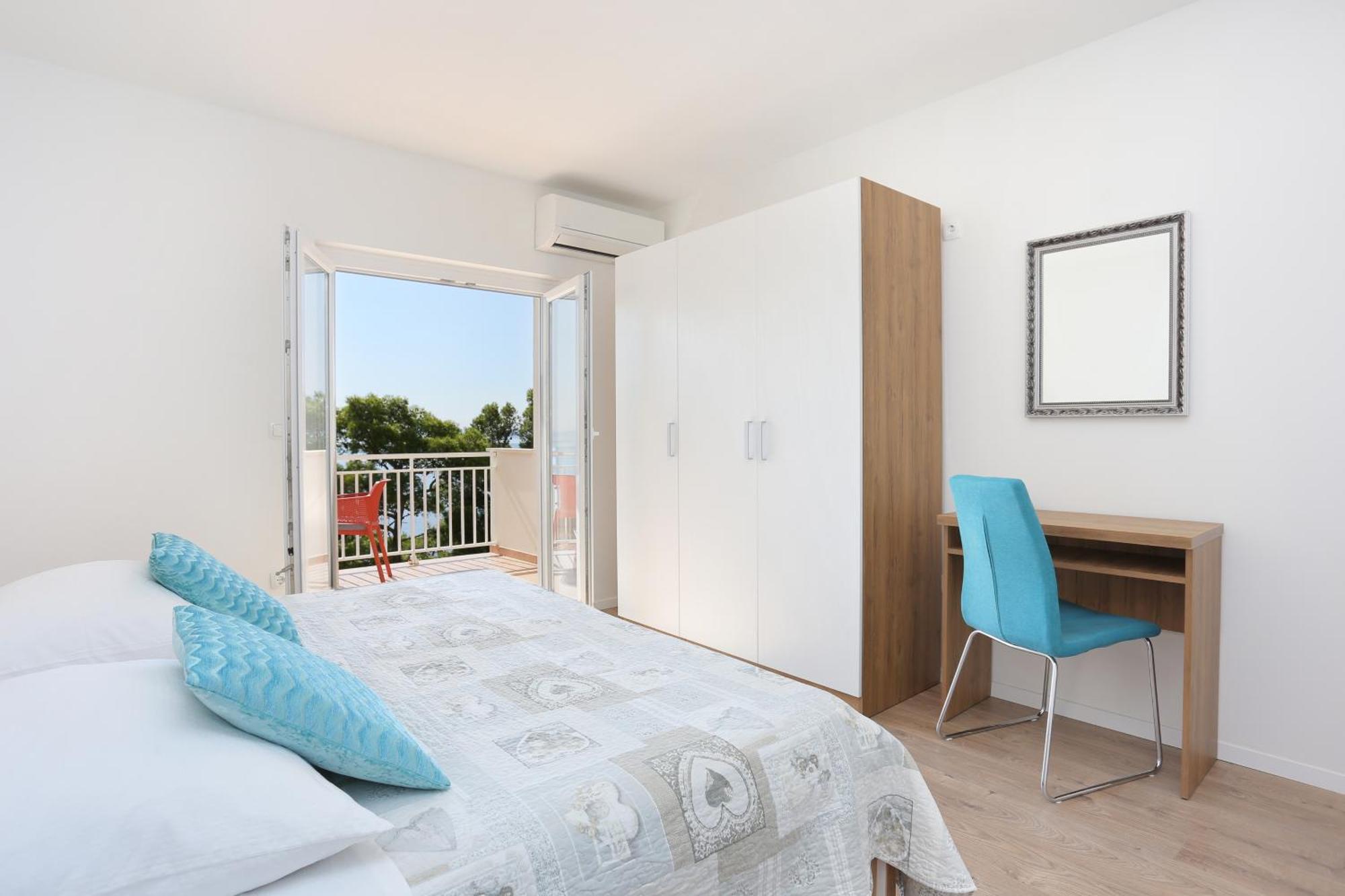 Apartments By The Sea Brela, Makarska - 6688 Phòng bức ảnh