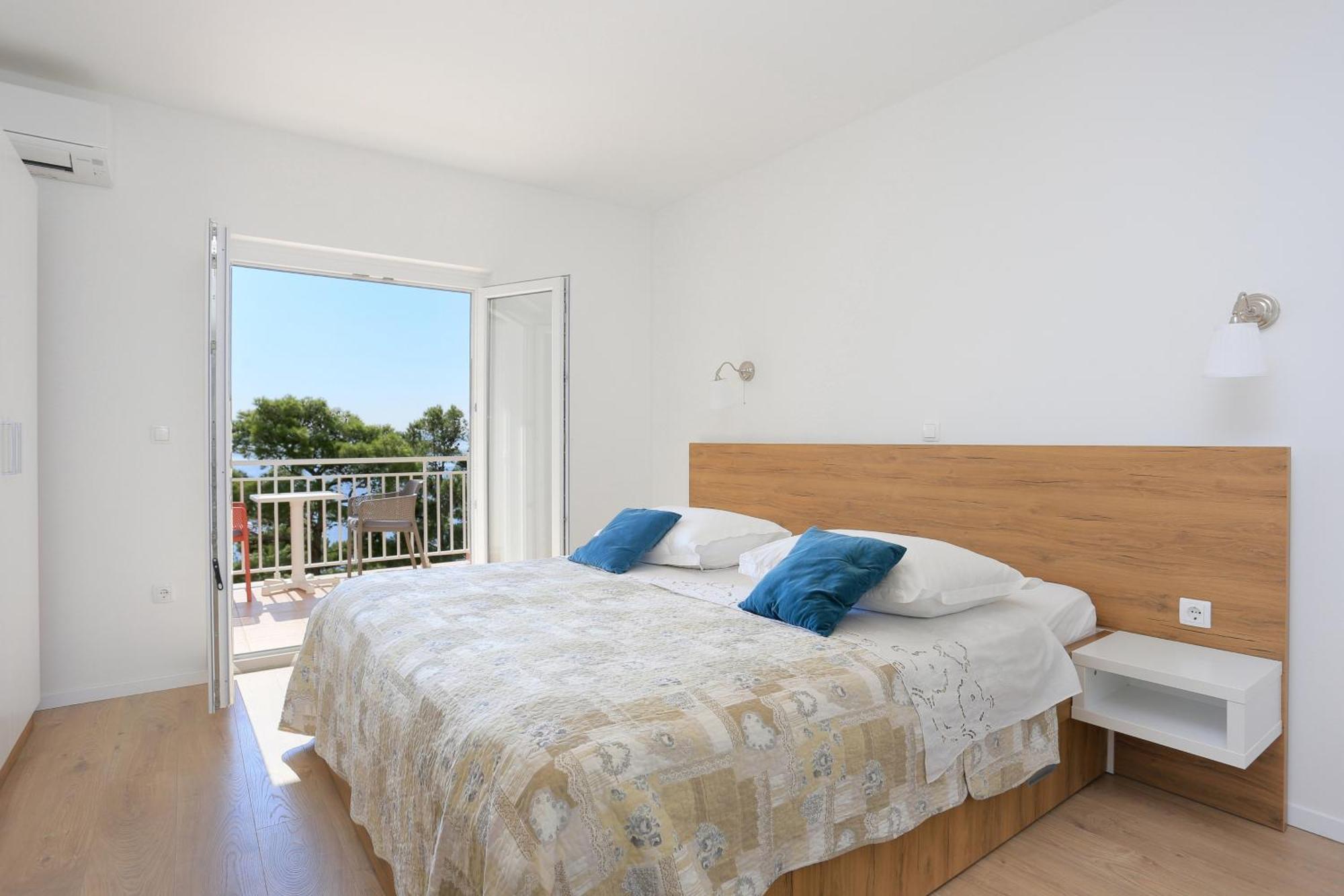 Apartments By The Sea Brela, Makarska - 6688 Phòng bức ảnh